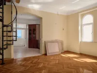 Недвижимость Квартира Второй Этаж, Центр: 5