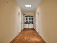 Недвижимость Квартира Второй Этаж, Центр: 7