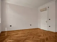 Недвижимость Квартира Второй Этаж, Центр: 13