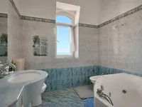 Недвижимость Квартира Второй Этаж, Центр: 20