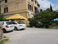 Недвижимость Трехкомнатная квартира в центре: 10