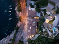 Недвижимость Трехкомнатная квартира в Центре: 2