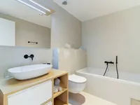 Недвижимость Трехкомнатная квартира в Центре: 15