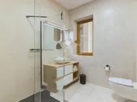 Недвижимость Двухкомнатная квартира Центр: 6