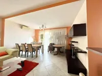 Недвижимость Трехкомнатная квартира Центр: 10