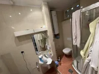 Недвижимость Трехкомнатная квартира в центре: 5