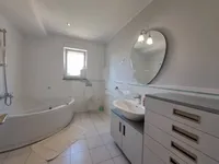 Недвижимость Четырехкомнатная квартира, Опатия: 19