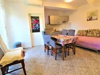 Недвижимость Многоквартирный дом в Опатии: 11