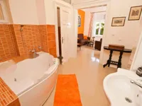 Недвижимость Трёхкомнатная квартира Центр: 11