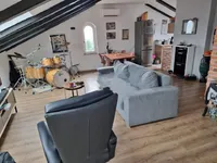 Недвижимость Двухкомнатная квартира в центре: 2