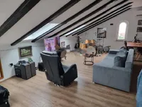 Недвижимость Двухкомнатная квартира в центре: 3