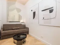 Недвижимость Квартира с тремя комнатами, центр: 12