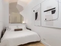 Недвижимость Квартира с тремя комнатами, центр: 13