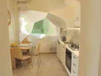 Недвижимость Двухкомнатная квартира в центре: 4