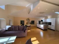 Недвижимость Четырехкомнатная квартира: 5