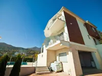 Недвижимость Семейный дом в Поляне: 16