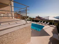 Недвижимость Семейный дом в Поляне: 50