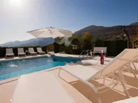 Недвижимость Семейный дом в Поляне: 55