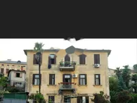 Недвижимость Трехкомнатная квартира в центре: 4