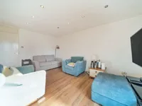 Недвижимость Ellen Street: 8