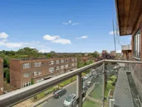 Недвижимость Leeland Way: 4