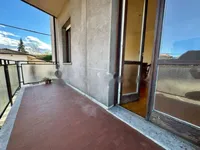 Недвижимость Трехкомнатная квартира в центре: 9