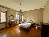 Недвижимость Трехкомнатная квартира в центре: 13