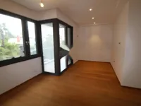 Недвижимость Трёхкомнатная квартира в центре: 1