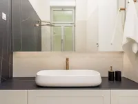 Недвижимость Трехкомнатная квартира, Центр: 21