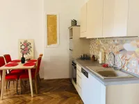 Недвижимость Четырехкомнатная квартира, Центр: 18