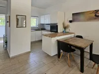 Недвижимость Четырехкомнатная квартира: 8