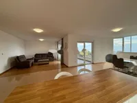 Недвижимость Трехкомнатная квартира, Опатия: 21