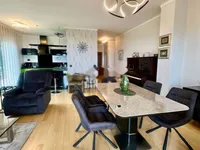 Недвижимость Трёхкомнатная квартира Центр: 10