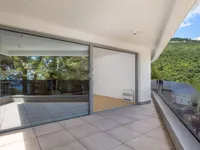 Недвижимость Трехкомнатная квартира в центре: 1