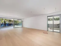 Недвижимость Трехкомнатная квартира в центре: 3