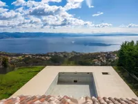 Недвижимость Семейный дом 500 м², Запад, Опатия: 3