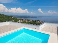 Недвижимость Трёхкомнатная квартира Центр: 3