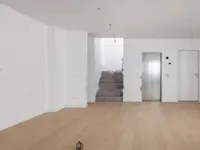 Недвижимость Трёхкомнатная квартира Центр: 15