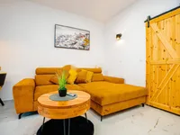 Недвижимость Двухкомнатная квартира в центре: 2