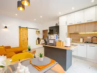 Недвижимость Двухкомнатная квартира в центре: 5