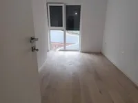 Недвижимость Четырехкомнатная квартира: 19