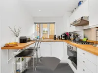 Недвижимость Henriques Street: 8