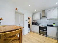 Недвижимость Coles Green Road: 11