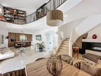 Недвижимость Villa Petit Juas: 2