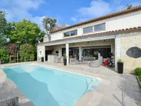 Недвижимость Villa Croix des Gardes: 1