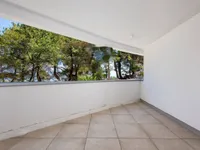 Недвижимость Трехкомнатная квартира в центре: 1