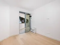 Недвижимость Трехкомнатная квартира в центре: 9