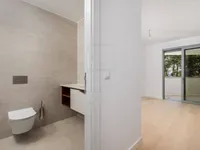 Недвижимость Трехкомнатная квартира в центре: 12