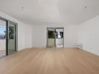 Недвижимость Трехкомнатная квартира в центре: 14