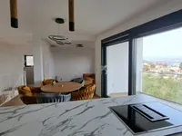 Недвижимость Трёхкомнатная квартира Ика: 3